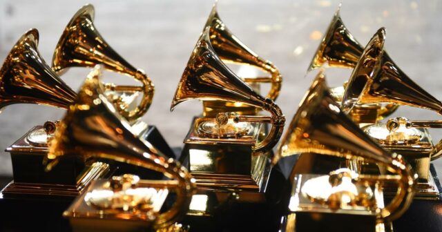 Die Grammys finden wie geplant statt, unterstützen jedoch die Feuerhilfe und ehren Ersthelfer

