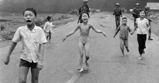 Ein Blick auf die provokativen Anschuldigungen in einem neuen Dokumentarfilm über ein berühmtes Foto aus dem Vietnamkrieg

