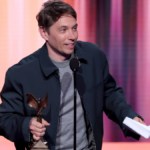 Bei Spirit Awards nennt Sean Baker das "nicht nachhaltige" unabhängige Filmsystem, um sich zu ändern