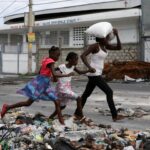 Kinder in Haiti, die Beute für grausame Bande Gewalt fallen, warnt Amnestie