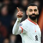 Salah Double hilft Liverpool, Bournemouth zu schlagen. Während der Wald den 7-0 Rout genießt