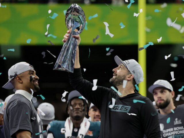 Super Bowl: Eagles verweigert den Häuptlingen des historischen Drei-Tørv im Knopf

