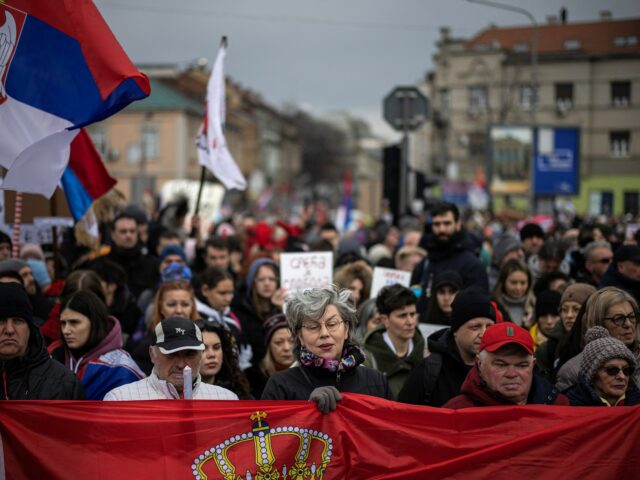 Proteste gegen den zusammengebrochenen Grip Serbia des Bahnhofs erfordert staatliche Maßnahmen

