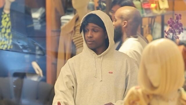 Ein $ ap Rocky gesehen in Beverly Hills einkaufen, wahrscheinlich für Geburtstagsmädchen Rihanna

