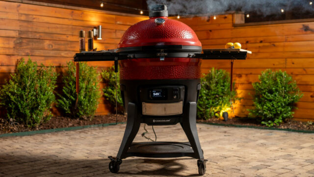 Kamado Joe debütiert den Big Joe Konnected Joe, ein größerer intelligenter Holzkohlegrill

