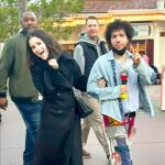 Selena Gomez und Benny Blanco haben die Auswahl der Kritiker für Disneyland Trip abgeholt