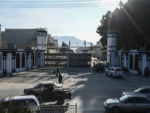 Selbstmordattacken detonieren Sprengstoff in der Nähe des afghanischen Ministeriums in Kabul

