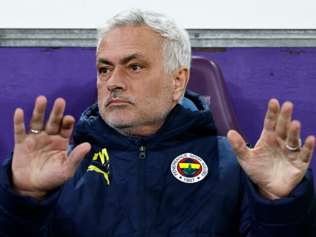 Der türkische Fußballverein Galatasaray beschuldigt Mourinho von "rassistischen Aussagen"

