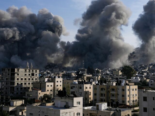 Die israelische Armee Jenin Raid tritt in den 2. Monat ein; Massenverschiebung im Westjordanland

