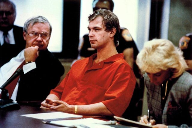 Heute in der Geschichte: 17. Februar, der Serienmörder Jeffrey Dahmer, der zu lebenslanger Haft verurteilt wurde

