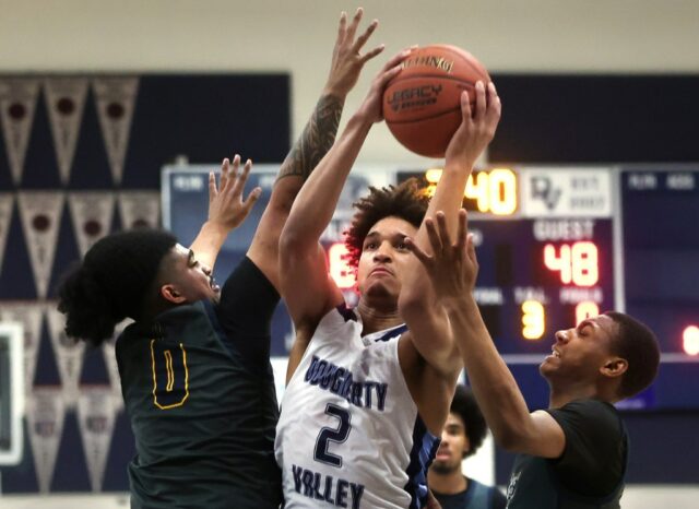 Dougherty Valley Breezes Past Ygnacio Valley, Fortschritte zum NCS Division I -Halbfinale

