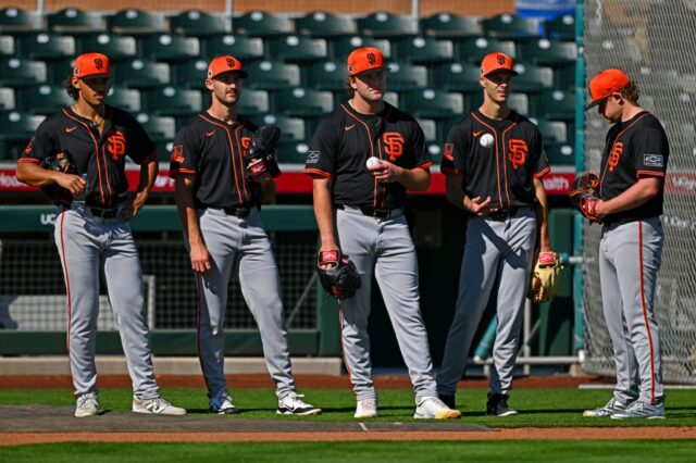 Wie man die Giants und A's Frühlings -Trainingseröffner fängt

