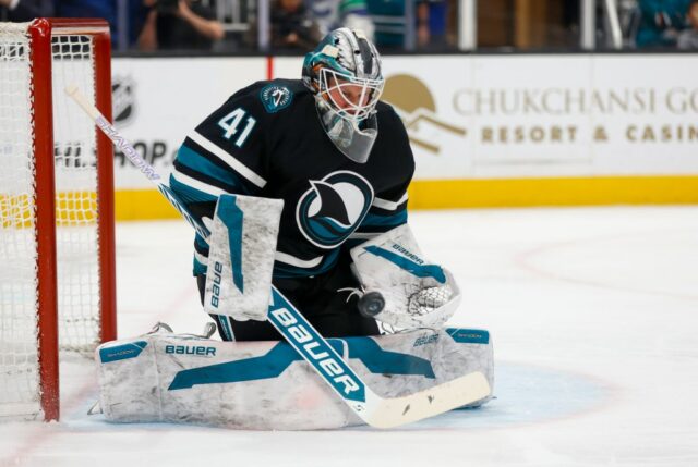 Der Torwart von San Jose Sharks macht einen Schritt, um zu zeigen, dass er immer noch in die NHL gehört

