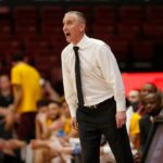 Warum Bobby Hurley halb rechts war, weil Arizona State nach dem Verlust gegen Arizona Handshakes vermeidet