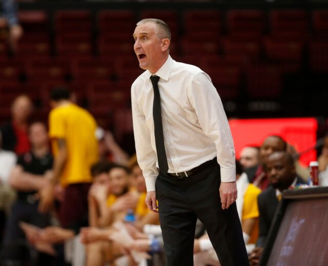 Warum Bobby Hurley halb rechts war, weil Arizona State nach dem Verlust gegen Arizona Handshakes vermeidet

