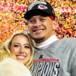 Patrick Mahomes nimmt Brittany Mahomes für die Besprechungsparty im NCAA -Match ein