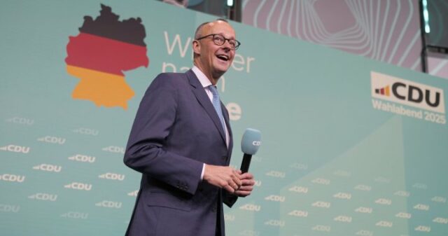 Deutsche Konservative, um Wahlen zu gewinnen, rechtsextreme AFD in 2.: Ausgangsumfragen

