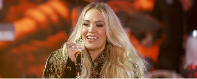 Carrie Underwood ist (immer noch) in dieser emotionalen Promotion "American Idol" in Tränen in Tränen in Tränen gerichtet.

