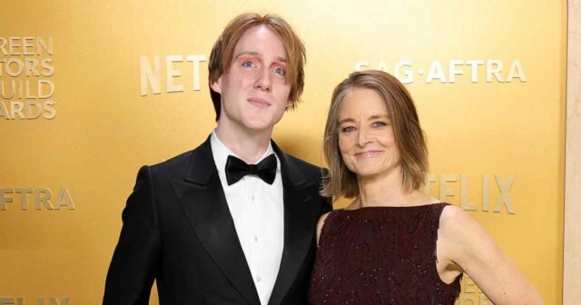 Jodie Foster und weitere Stars, die Familienmitglieder zu SAG Awards bringen

