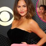 Chrissy Teigen bestreitet ihr "Kokosmilchbad" mit Kindern verwendet schmutziges Wasser