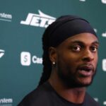 Davante Adams verbrennt Spekulationen mit den neuesten Social -Media -Posts