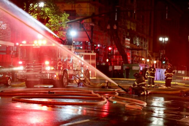 Einer toter Feuer im Haus in Berkeley, das auch drei weitere ins Krankenhaus eingeliefert hat

