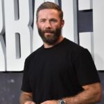 Der frühere NFL -Star Julian Edelman erinnert sich, als Spieler in die Berührung zu pinkeln