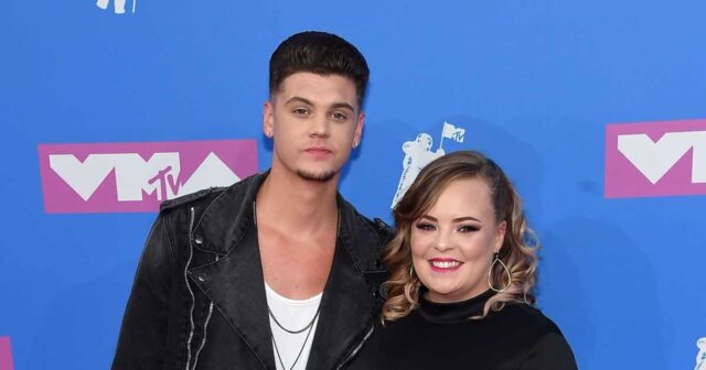 Tyler de Teen Mom und Catelynn Slam behaupten, dass sie Carlys Eltern "verunglimpfen" "verunglimpfen"

