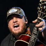 "Was für eine Legende": Luke Combs gratuliert dem viralen Fan dafür, dass "wenn es regnet, er gießt"