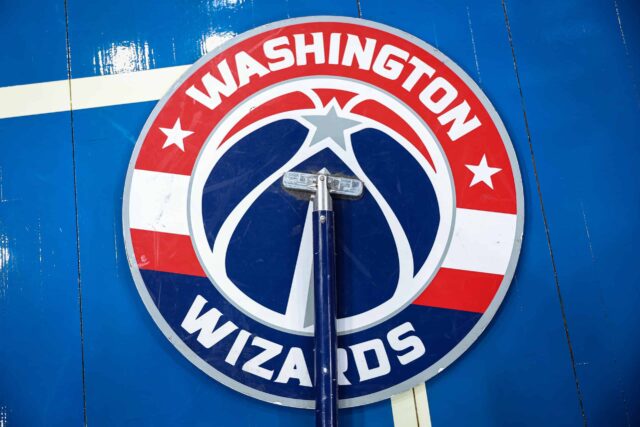 Dollars, die Interesse am Handel mit Wizards -Veteran zeigen

