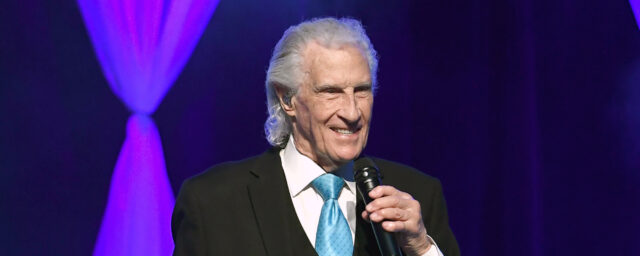 "Es ist eine ziemlich einfache Antwort": Bill Medley von Rightteous Brothers über die Gründe, warum die Tour mit den Rolling Stones auf Tour mit den Beatles überwunden wird

