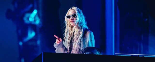 Grimes plädiert dafür, Hilfe mitten in der medizinischen Krise des Kindes auf X zu bekommen, was schattenhaft sein würde

