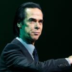 Nick Cave sagt, er unterstütze immer noch die Musik von Kanye West trotz der "enttäuschenden" Kommentare des Rapper des Rappers