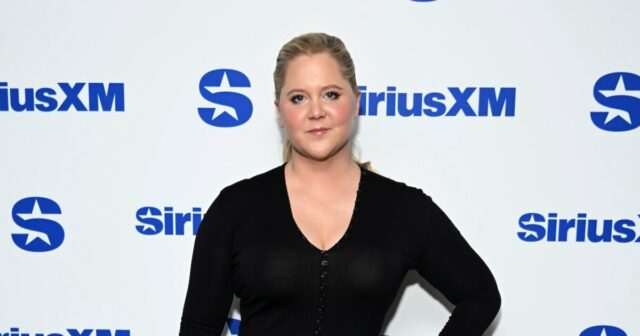 Amy Schumer erstellt Knicks "Trainwreck" in Tanz 10 Jahre später ein Symbol "Trainwreck".

