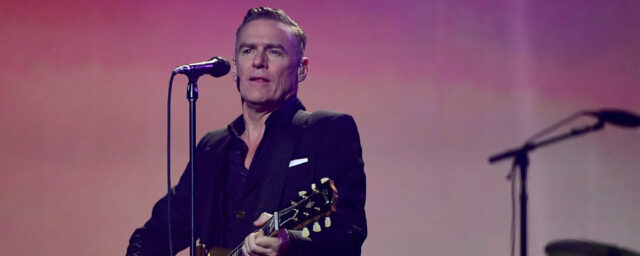 Bryan Adams hebt die Show ab, da ein Fettberg das Abwassersystem der Stadt behindert

