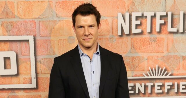 Eric Mabius plädiert für nicht schuldig, nachdem er angeblich Frauenhaare "zerrissen" hat

