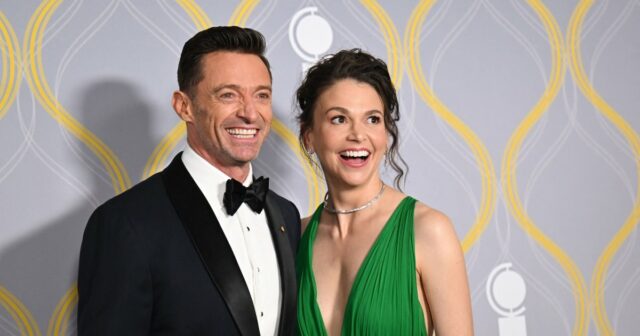 Hugh Jackman und Sutton Foster "verpflichtet", die nächsten Schritte zusammen zu unternehmen

