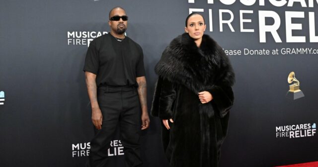 BTS aus Kanye West und Bianca Censori 2025 Grammys roter Teppich

