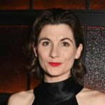 Jodie Whittaker sagt, dass sie die "spezifische Form" für Doctor Who nicht angepasst habe