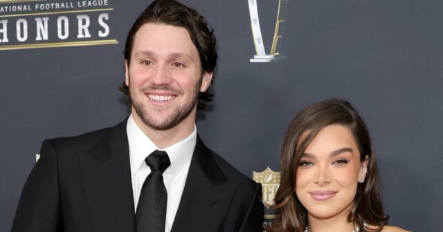 Hailee Steinfeld und Josh Allen geben nach dem Engagement ihr Debüt auf dem roten Teppich

