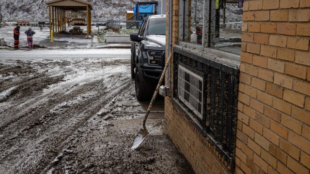 "Wir wissen, wie es ist": Wie Appalachen -Städte lernen, sich gegenseitig nach Überschwemmungen zu helfen

