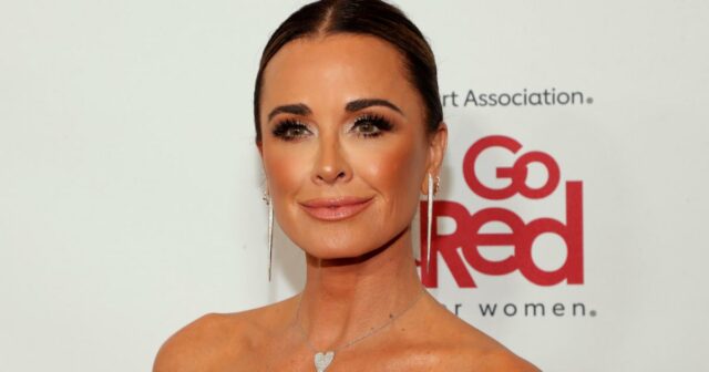 Kyle Richards verwendet diese 20 -Dollar -Haarmaske - jetzt ist ihr Haar "dick und glänzend".

