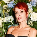 Lily Allen erinnert sich, dass sie ihr eigenes "Red Fahnen" -Verhalten mit dem ersten Freund entdeckt hat