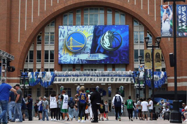 Mavericks machen überraschende Schritte mit saisonalen Ticketinhabern

