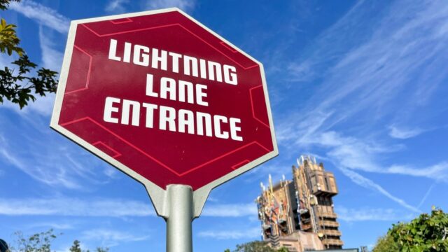 Disneyland "sich langsam" auf Rollout von 400 US -Dollar Lightning Lane Premier Pass

