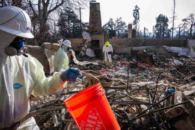 Pazifische Palisaden, Eaton Waldbrände Funken "Fütterungsraserei" unter Anwälten, Ethikprobleme

