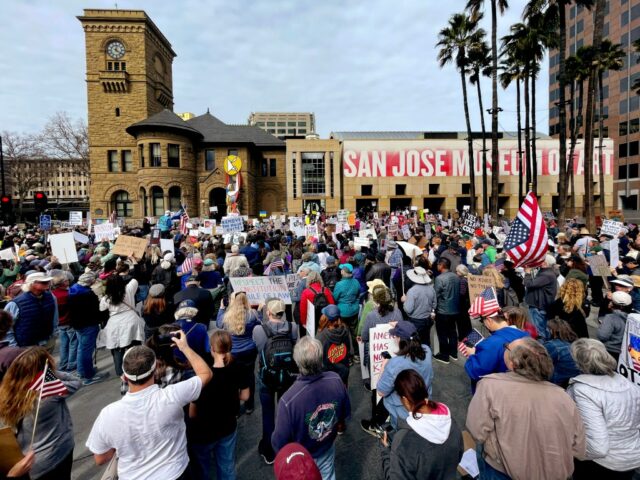 "Nicht mein Präsident Tag" versammeln sich in der Bay Area in der Bay Area

