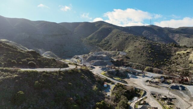 Naturschützer versammeln sich gegen den massiven Lagerplan für den San Bruno Mountain

