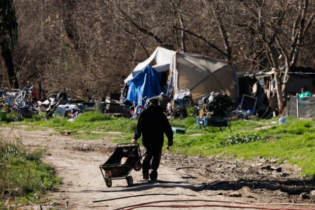 San Jose startet ein Programm, um obdachlose Einwohner mit Angehörigen zu vereinen, die bereit sind, sie aufzunehmen

