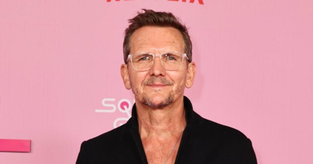 Sebastian Roche neckt eine mögliche Rückkehr Jerry Jacks in das "Allgemeine Krankenhaus"

